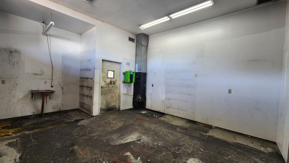 More Photos Of 6511-6517 Lankershim Blvd, North Hollywood Freestanding For Lease