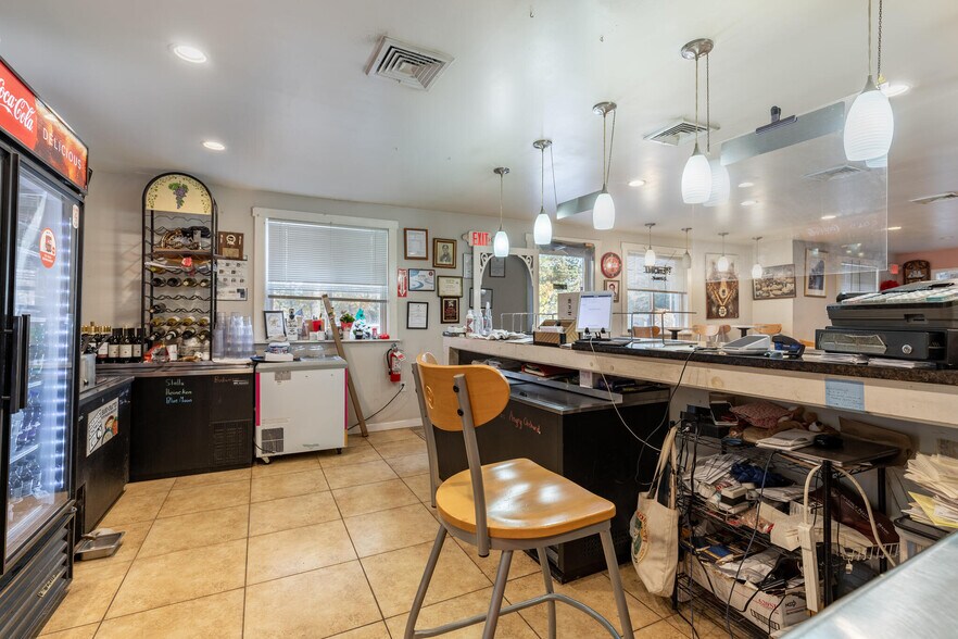 More Photos Of 414 Boston St, Topsfield Office For Sale