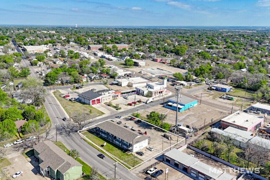 More Photos Of 925 N 26th St, Waco Apartments For Sale