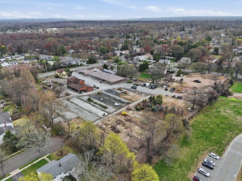 More Photos Of 232 Oradell Ave, Paramus Garden Center For Sale