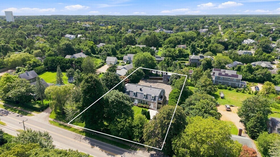 More Photos Of 148 Katama Rd, Edgartown Flex For Sale