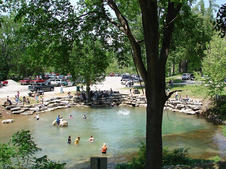 More Photos Of 110 Mc Lean Ave, Cotter Hotel For Sale