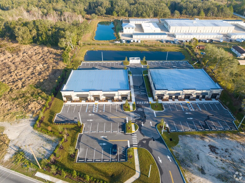 More Photos Of 1233 & 1239 W Broad St, Groveland Storefront Retail Office For Lease