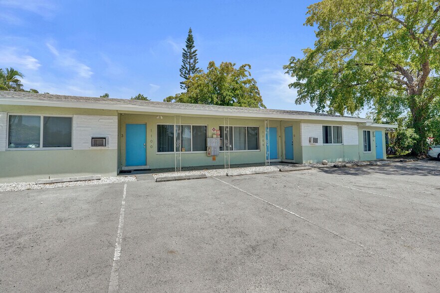More Photos Of 1100 NE 18th Ct, Fort Lauderdale Apartments For Sale