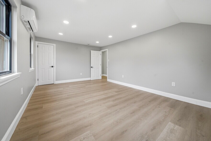More Photos Of 729 Dekalb Pike, King Of Prussia Office For Lease
