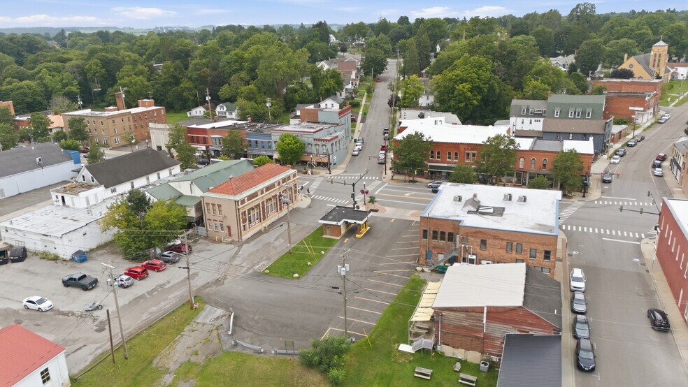 More Photos Of 14-16 Main St S, Perry Bank For Sale