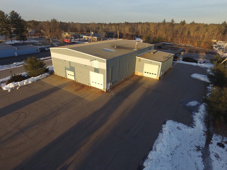 More Photos Of 4 Gator Rock Rd, Somersworth Distribution For Sale