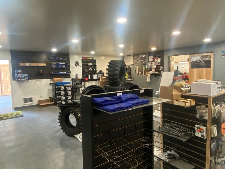 More Photos Of 1000 W 66th Ct, Anchorage Warehouse For Sale