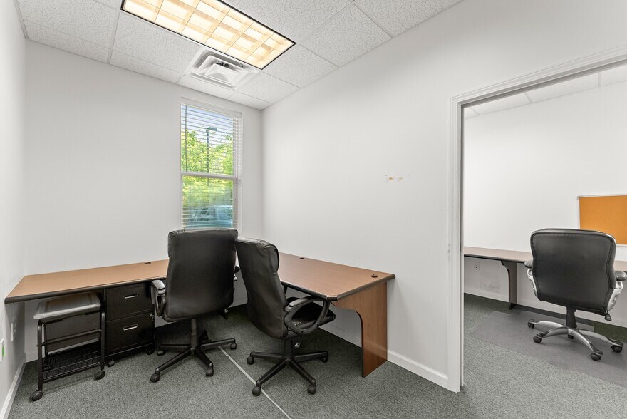 More Photos Of 950 Scales Rd, Suwanee Medical For Lease