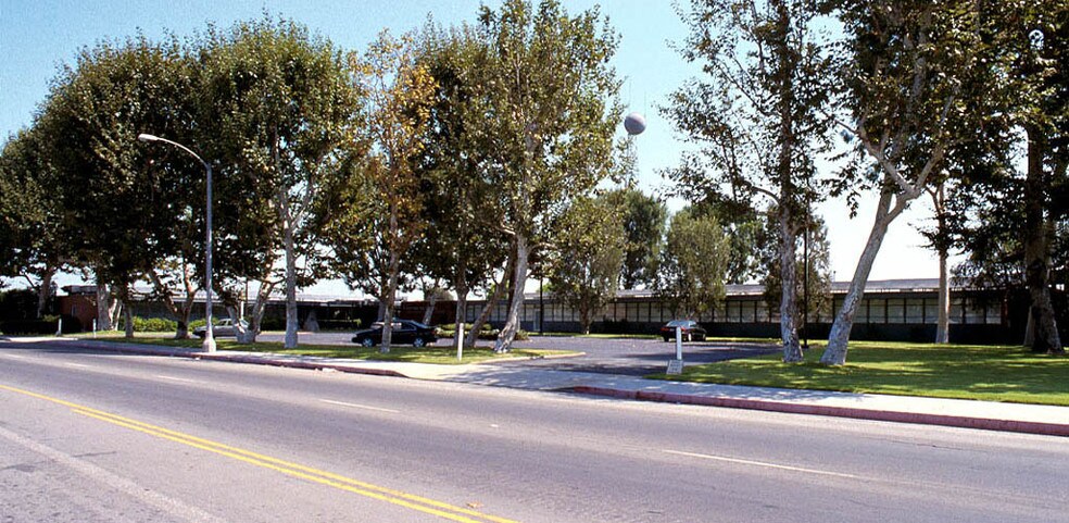 Primary Photo Of 5910 Cherry Ave, Long Beach Distribution For Sale