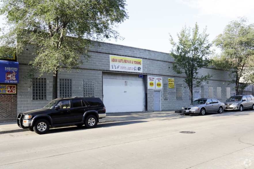 Primary Photo Of 3913-3915 W Armitage Ave, Chicago Warehouse For Lease