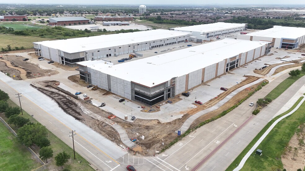 More Photos Of Spinks Rd & Valley Pky, Lewisville Unknown For Lease