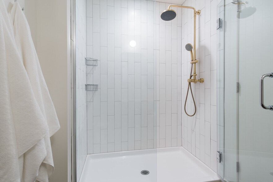 More Photos Of 30 E Adams St, Chicago Apartments For Lease