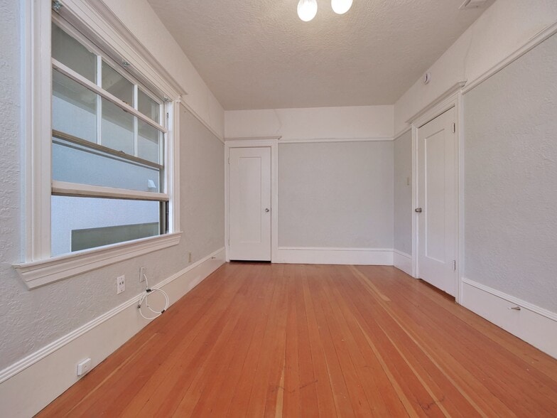 More Photos Of 1901-1903 H St, Sacramento Apartments For Sale