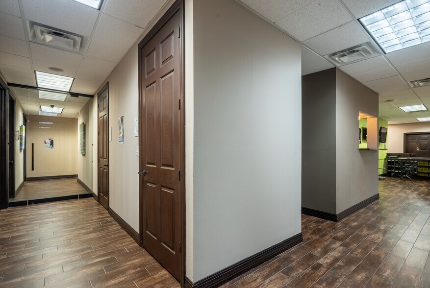 More Photos Of 7001 Westwind Dr, El Paso Office Residential For Lease