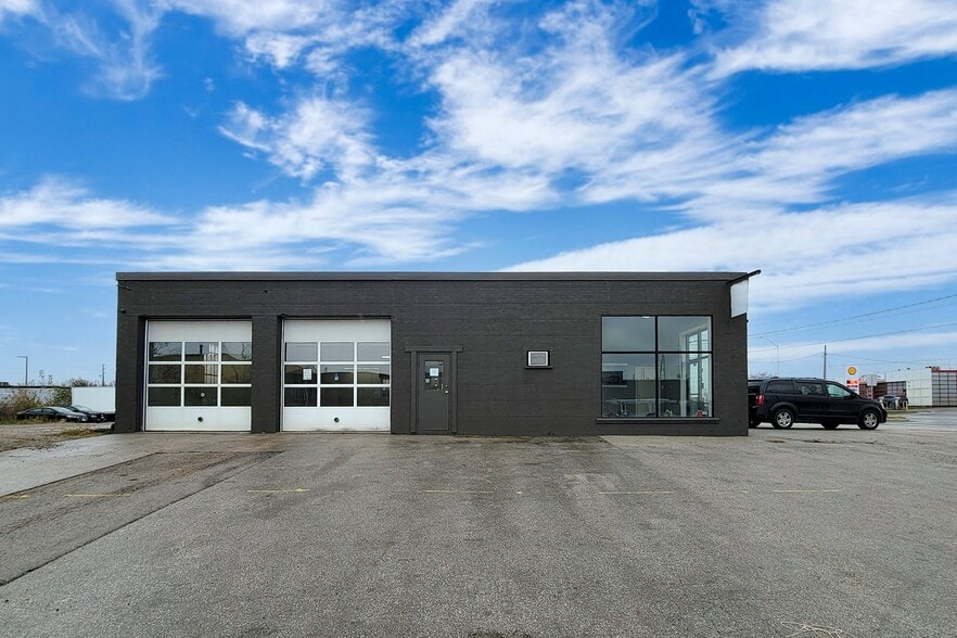 More Photos Of 1502 Speers Rd, Oakville Auto Repair For Sale