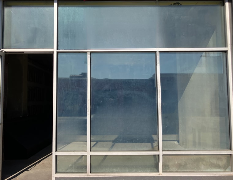 More Photos Of 250 N First St, Burbank Apartments For Lease