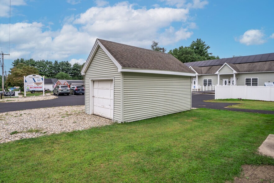 More Photos Of 442 State St, Belchertown Office Residential For Sale