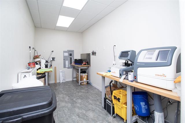 More Photos Of 1401 Jacaman Rd, Laredo General Retail For Lease