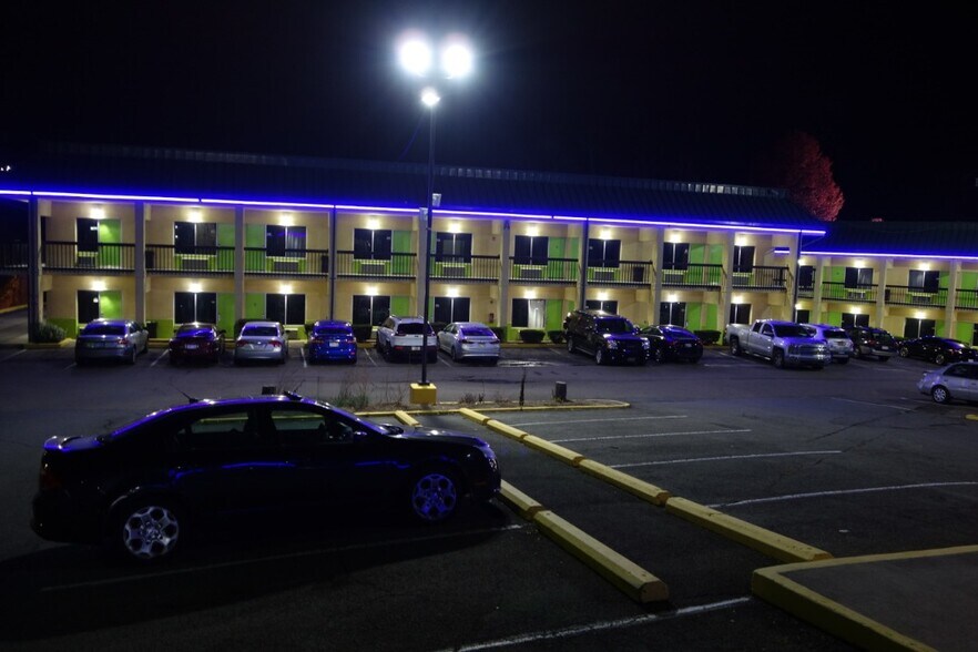 More Photos Of 1400 Saratoga Ave, Morgantown Hotel For Sale