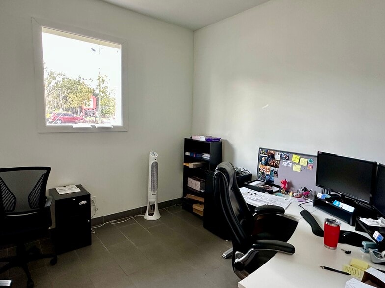 More Photos Of 414 W 9th St, Sanford Office For Sale