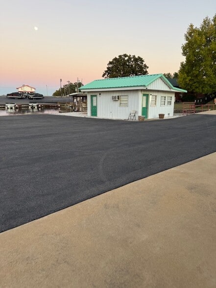 More Photos Of 136 Butler Ln, Hot Springs General Retail For Sale