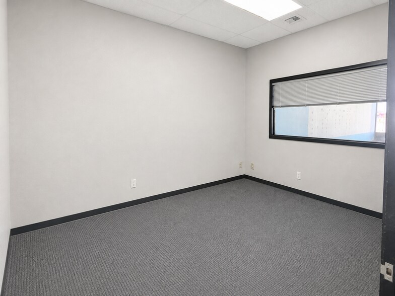 More Photos Of 2600 S Meridian Ave, Oklahoma City Storefront For Lease