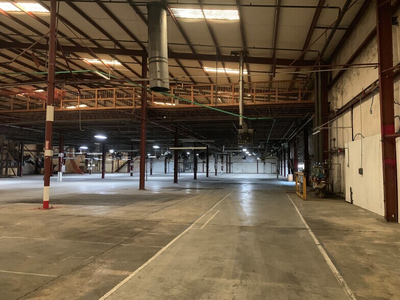 More Photos Of 407 Glasgow St, Aberdeen Manufacturing For Sale