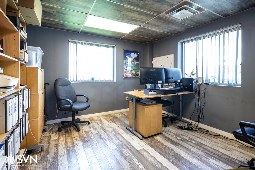 More Photos Of 950 Rolling Hills Ln, Winchester Warehouse For Sale