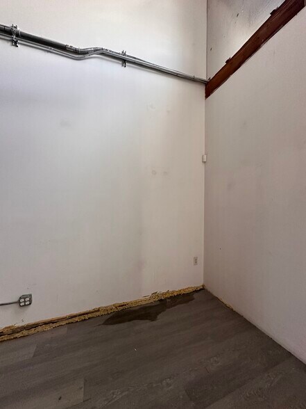 More Photos Of 2001 Belgrave Ave, Huntington Park Manufacturing For Lease