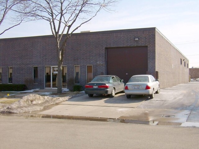 More Photos Of 1341-1371 Howard St, Elk Grove Village Warehouse For Sale