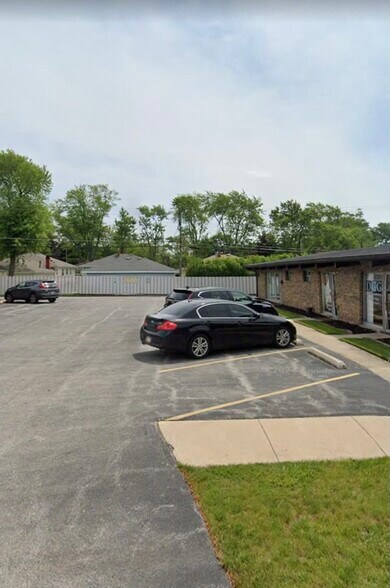 More Photos Of 18511 Torrence, Lansing Medical For Sale