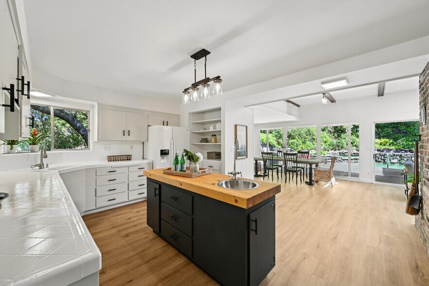 More Photos Of 135 Spring Grove Ave, San Rafael Multifamily For Sale