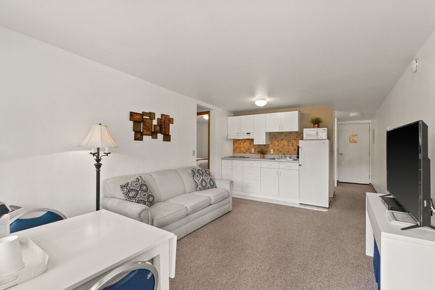 More Photos Of 8612 Washington 31 Hwy, Metaline Hotel For Sale