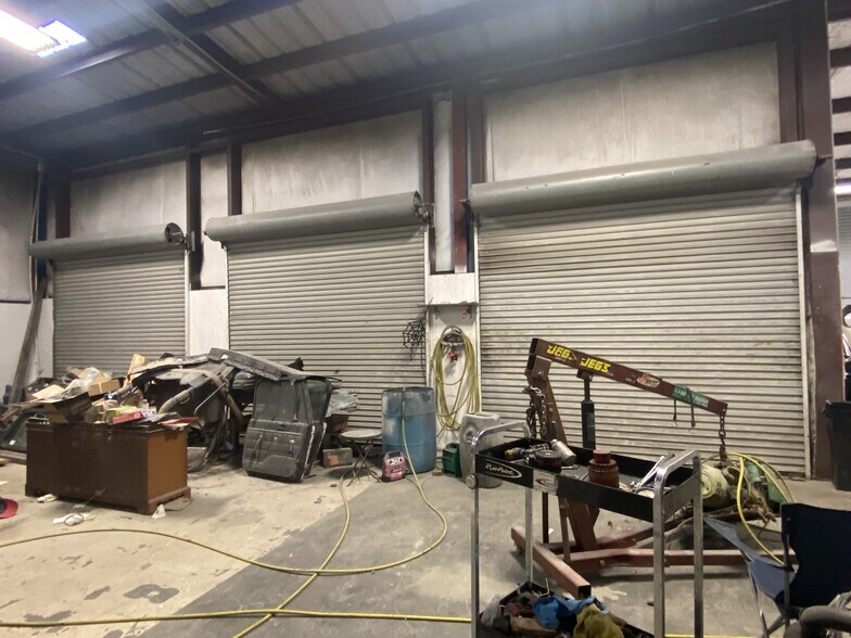 More Photos Of 105 S Columbia St, Picayune Auto Repair For Sale