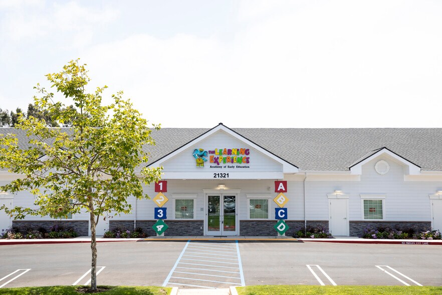 More Photos Of 21201-21327 Hawthorne Blvd, Torrance Unknown For Sale