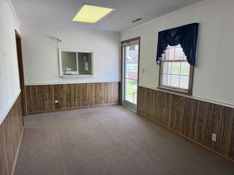 More Photos Of 1203 Northup St, Reidsville Medical For Sale