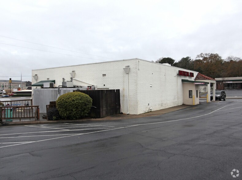 More Photos Of 2004 Auburn Ave, Columbus Fast Food For Lease