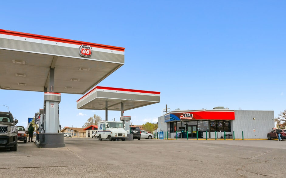 More Photos Of 1601 Main St, Alamosa Service Station For Sale