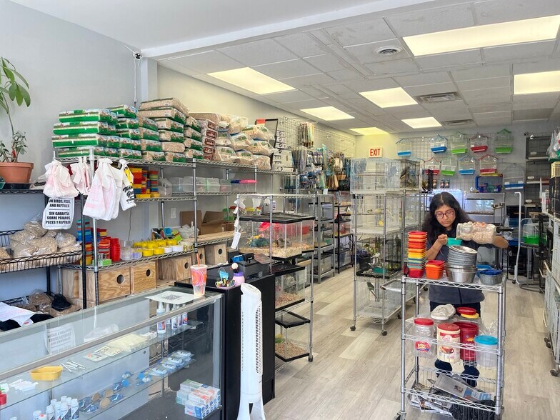 More Photos Of 3934-3946 W 26th St, Chicago Storefront Retail Office For Sale