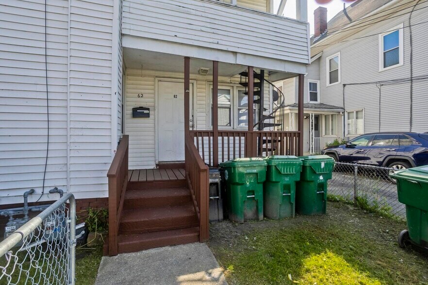 More Photos Of 95 School St, Chicopee Apartments For Sale