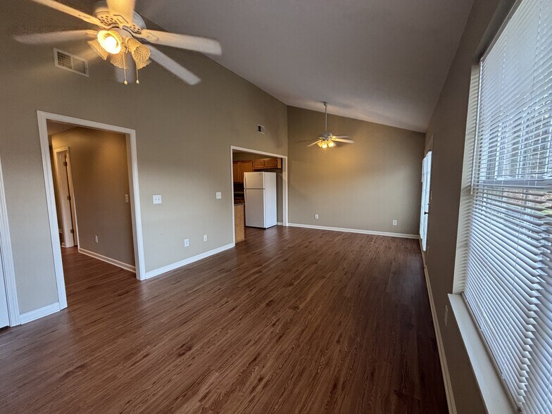 More Photos Of 2820 Plymouth Rd, Johnson City Apartments For Sale