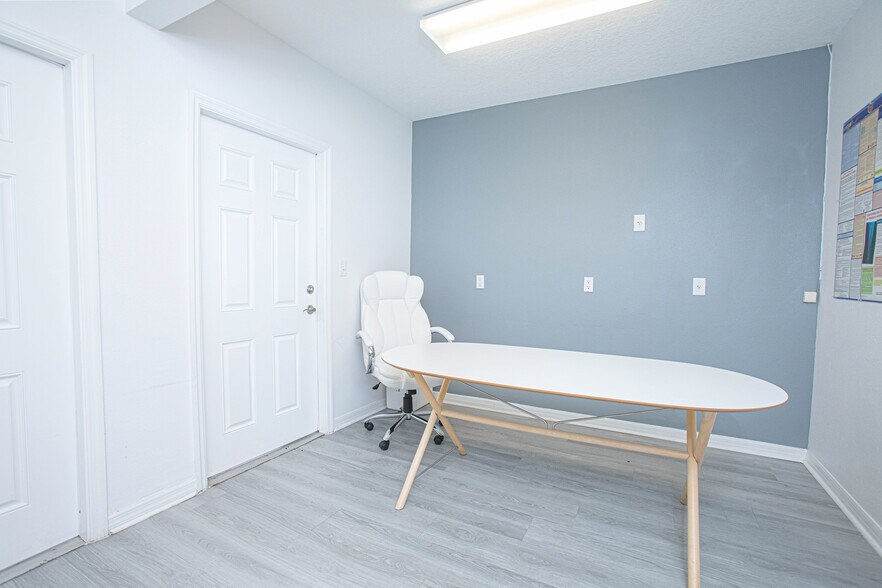 More Photos Of 3206-3208 Hillsdale Ln, Kissimmee Medical For Lease