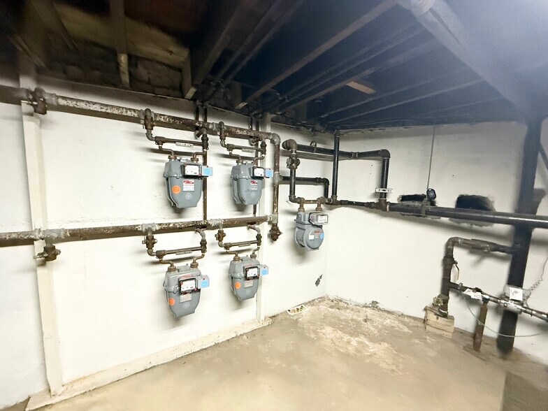 More Photos Of 190-17 Crocheron Ave, Flushing Apartments For Sale