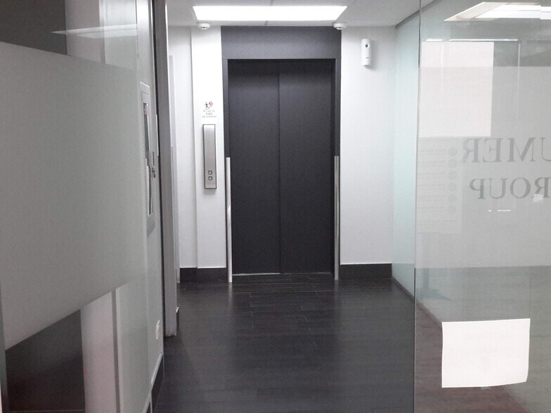 More Photos Of 6232 N Pulaski Rd, Chicago Office For Sale