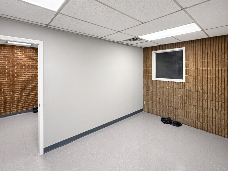 More Photos Of 2501-2509 Pawnee Village Rd, Birmingham Warehouse For Lease