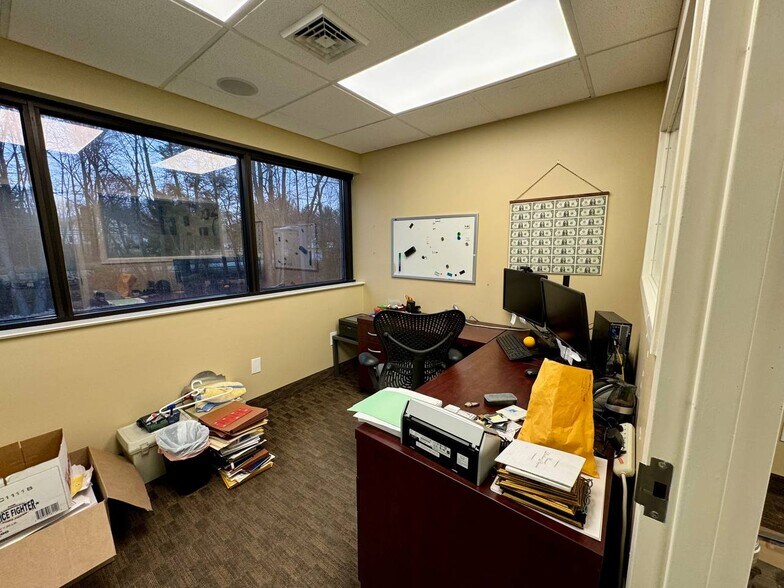 More Photos Of 225 Gordons Corner Rd, Manalapan Township Medical For Lease