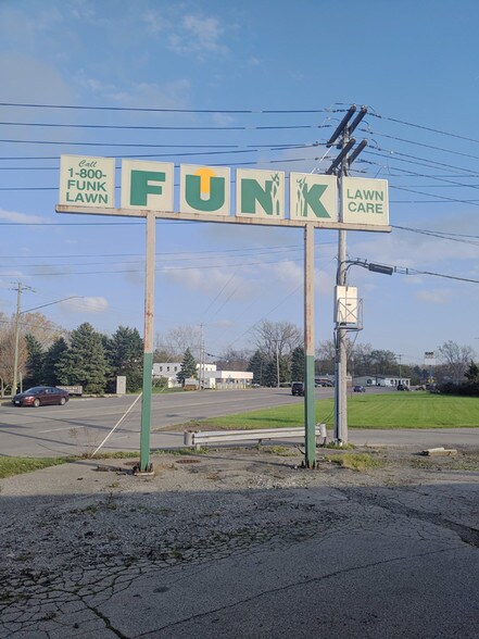 More Photos Of 555 Orchard Park Rd, West Seneca Warehouse For Lease