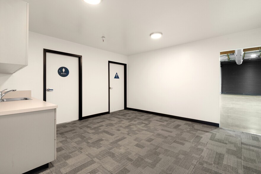 More Photos Of 914-918 Industrial Ave, Palo Alto Warehouse For Lease