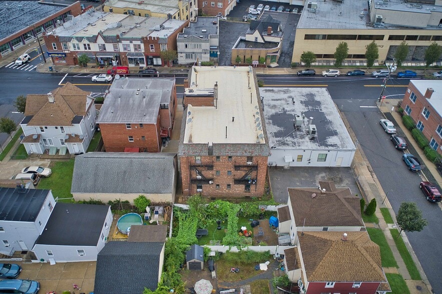 More Photos Of 203 Willis Ave, Mineola Apartments For Sale